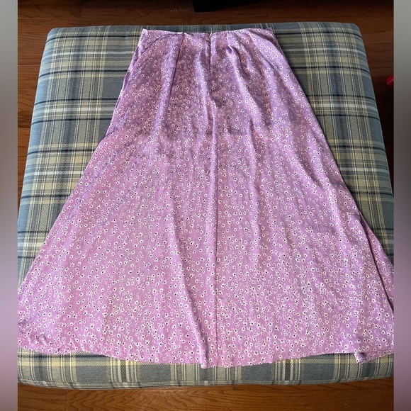 Zara Bloggers Favorite Printed Lilac Daisy Floral Skirt - Picture 6 of 10